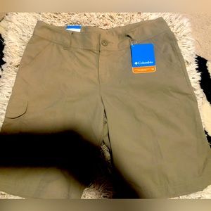 NWT Columbia women’s shorts sz 10.SPF 30 Moisture wick Longer length-9.5” inseam
